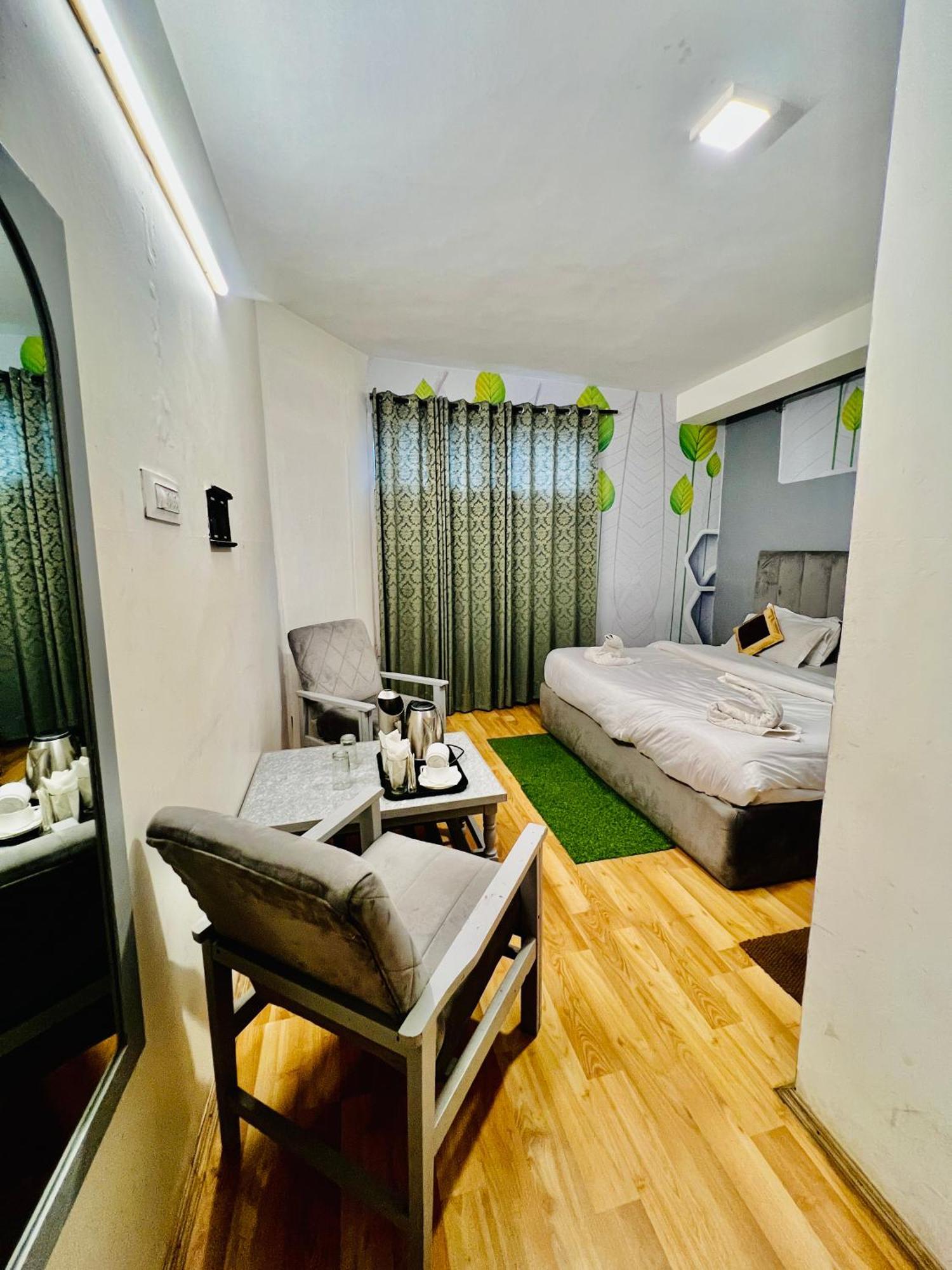 Hotel Green Link -#Near Volvo Bus Stand #Mountain View #River View #Open Terrace Manali  Exterior photo